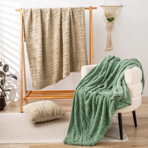 YUSOKI Sherpa Throw Blanket-3D Stylish Design Super Soft Fuzzy Cozy Warm Blanket Thick Plush Fluffy Furry Blankets - Image 2